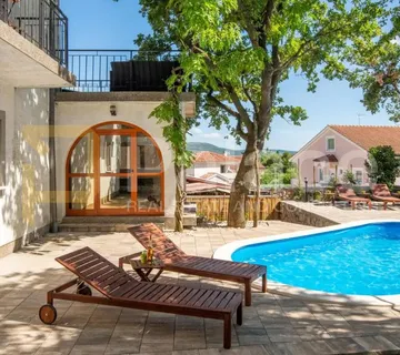 Bazen, mir i more – jedinstvena kuća na otoku Krku, Kornić, 250m2 - cover