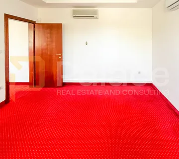 POSLOVNI PROSTOR ZA NAJAM – 57 m², Zagreb, Sveta Klara
