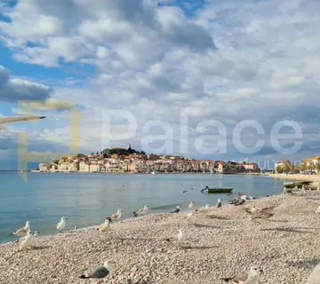 Zakup skladišnog prostora, 70m2, Primošten - cover