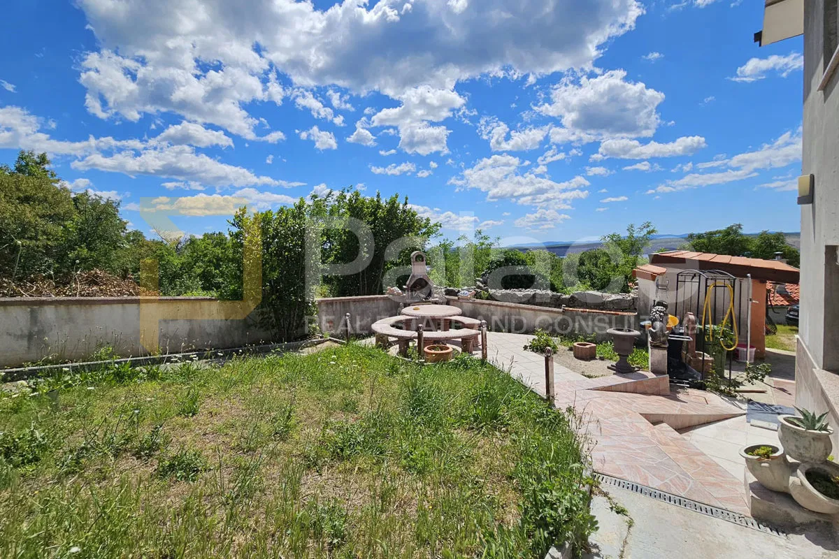 Predivan panoramski pogled na more – kuća s apartmanima i okućnicom - cover