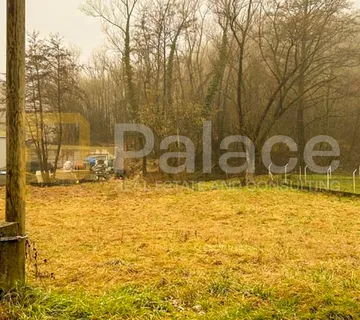 ZAGREB Čučerje-Građevinsko zemljište s gotovim projektom
