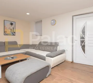 Raslina: Tri stana u prizemlju kuće 120m2 - cover