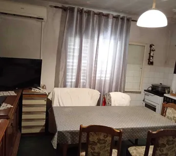 Kuća za adaptaciju na mirnoj lokaciji u mjestu Milna - cover