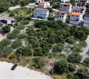 PRIMOŠTEN, Dolac: Građevinsko zemljište, 830 m2