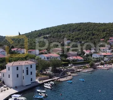 Građevinsko zemljište sa panoramskim pogledom na more 1601m2 - Vinjerac