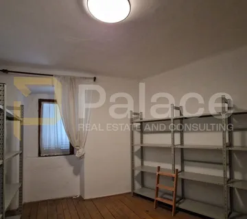Zakup: drugi kat poslovne zgrade u centru Rijeke, 98m² - Rijeka