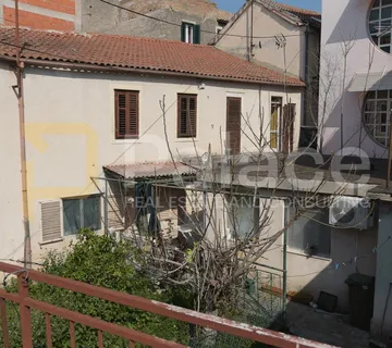 Šibenik, Centar: Dvije kuće s pomoćnim objektom velikog potencijala - cover