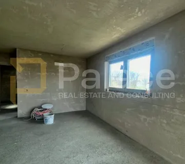 Privlaka : Stan u novogradnji s vrtom 63 m2