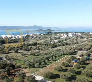 Turanj : Zemljište s pogledom na more 4000 m2 - Turanj, Sveti Filip i Jakov