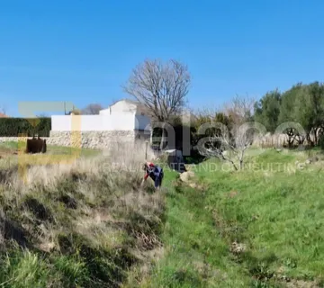 Građevinsko zemljište na Rabu - prilika za gradnju, Mundanije, 1784 m² - Mundanije, Rab
