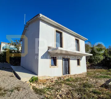 Šarmantna mediteranska vila sa pogledom na more i bazenom, Trget - cover