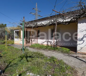 Kuća za renovaciju neposredno uz Nacionalni park Krka, 86 m2 - Lozovac - cover