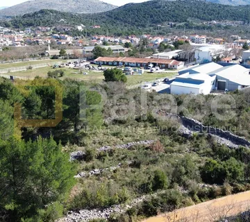 Bilice: Građevinsko zemljište gospodarske namjene 1442m2 - Stubalj, Bilice