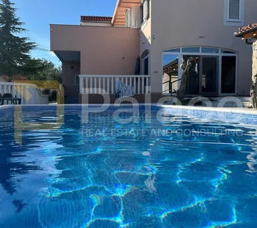 SUPER PONUDA: Nova kuća s 2 stana i bazenom, Vodice, Čista Mala, 245m2 - cover