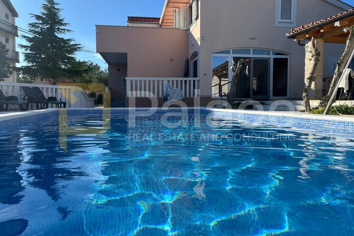 SUPER PONUDA: Nova kuća s 2 stana i bazenom, Vodice, Čista Mala, 245m2 - cover