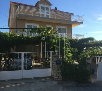 Kuća: Brodarica, katnica, 290.00 m2 (prodaja) - cover