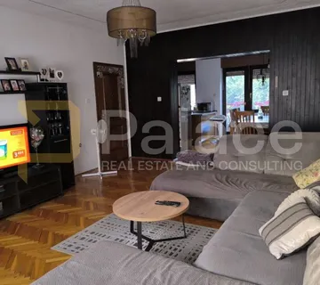 Kuća s dvorištem i garažom 206m2, Osijek, Retfala - cover