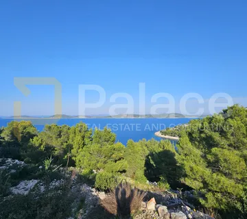 Građevinsko zemljište s pogledom na uvalu i more na otoku Žirju 702 m2 - Žirje, Šibenik