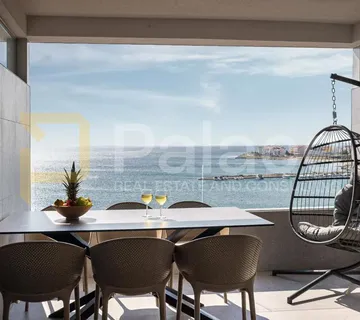 POVLJANA : Stan s panoramskim pogledom na more, 83m2