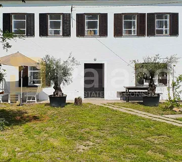 Kamena kuća s okućnicom u Grižanama - dvije spavaće sobe, 115 m² - cover