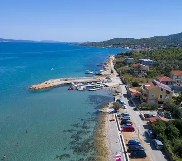 Poljoprivredno zemljište, prvi red do mora 1056m2 - Ždrelac, Pašman