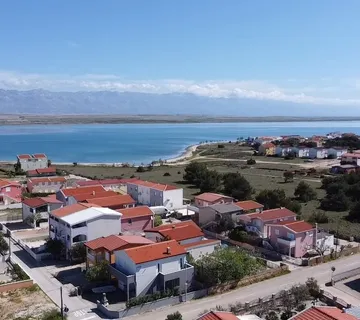 Građevinsko zemljište u naseljenom dijelu Vira 1337m2 - cover