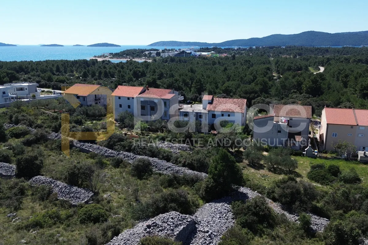 Građevinsko zemljište stambene namjene, Šibenik-Podsolarsko 2.180 m2 - cover