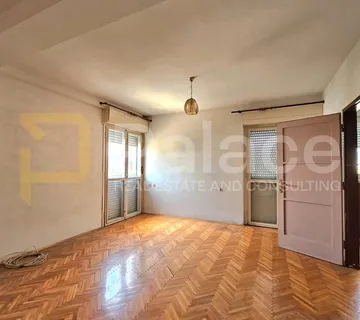 Stan za renovaciju nadomak centra Split, 57m2