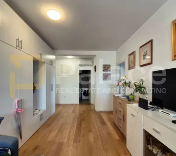 Smiljevac : Dvosoban stan na drugom katu 66 m2 - cover