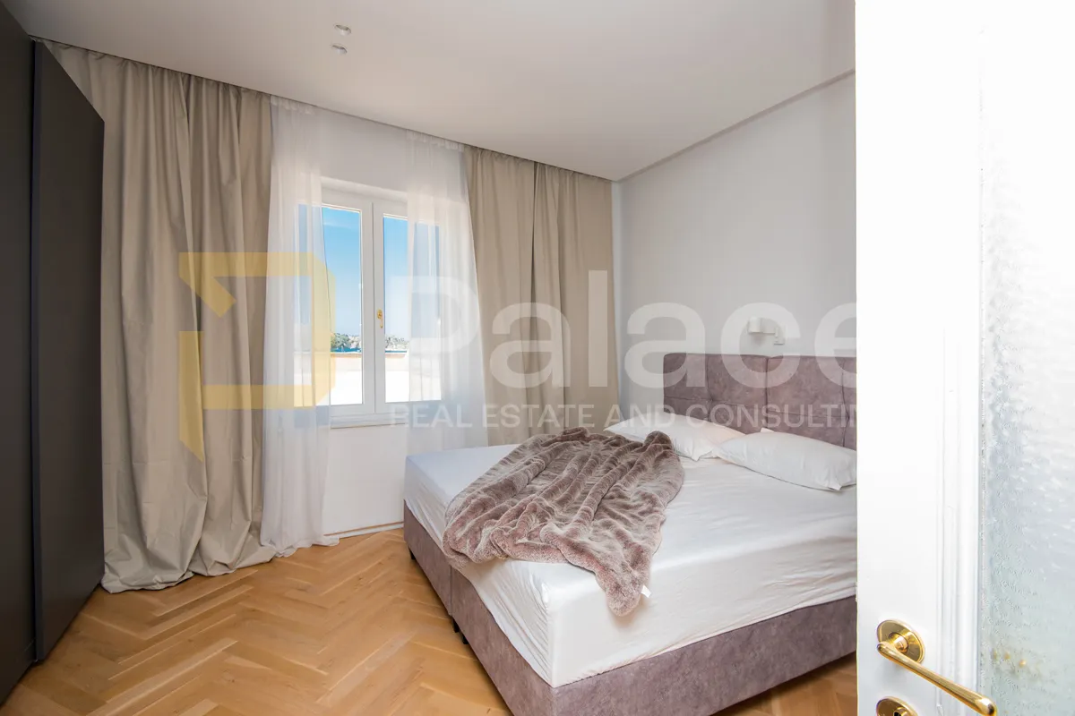 Jedinstveni prostrani stan u centru Šibenika – potpuno renoviran,80 m2 - cover