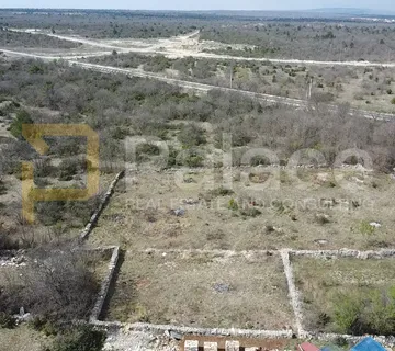 Pridraga : Građevinsko zemljište 2500 m2 - cover