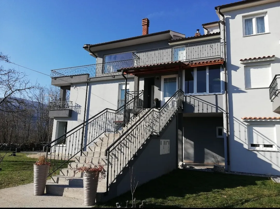Dio kuće 342m2 s velikom okućnicom u bajkovitoj Brešci, Matulji - cover