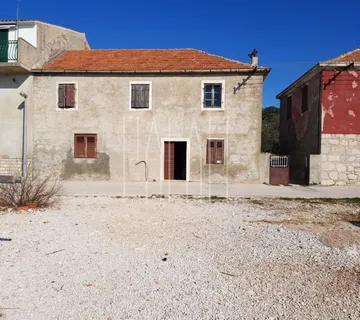*MIRNA LOKACIJA 1.RED DO MORA *kamena kuća: Kaprije, katnica, 150 m2 - cover