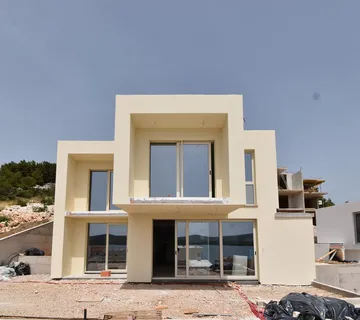 Vila s iznimnim pogledom i bazenom u Žaboriću - cover