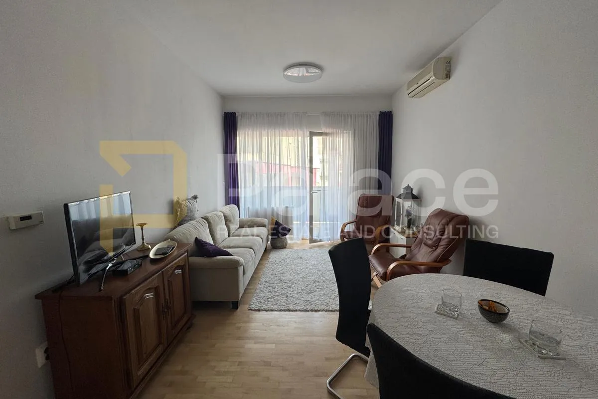 Useljiv odmah – Prostran stan u srcu Donjeg grada 71m² - cover