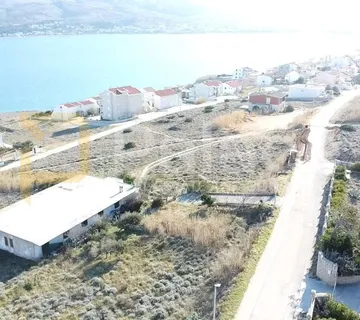 Na prodaju predivno zemljište u centru Paga - cover