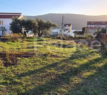 Rijetkost na tržištu, - građevinsko zemljište 80 m od mora - Poljica, Marina