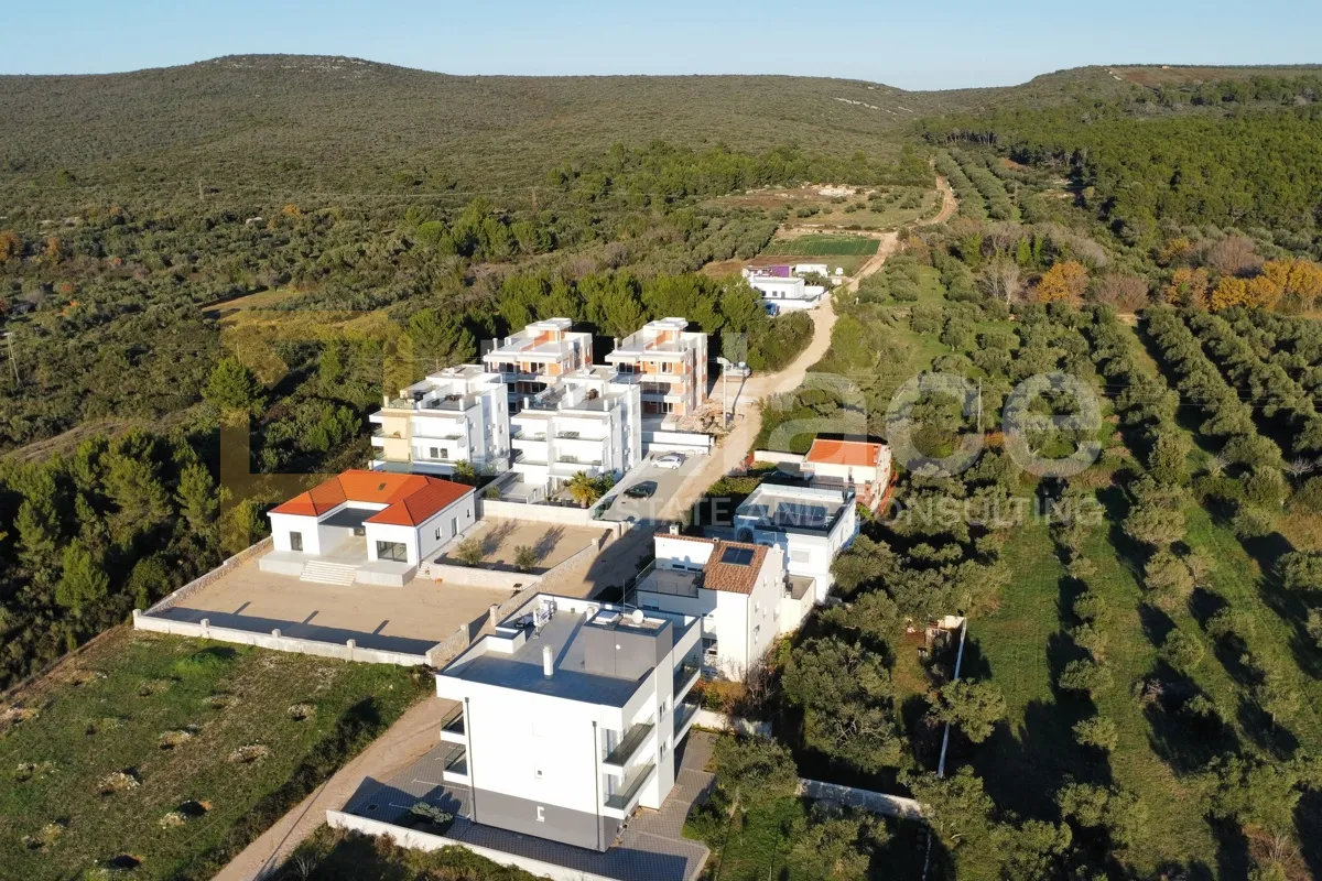 TURANJ : PRILIKA ! Građevinsko zemljište s pogledom na more 845 m2 - cover
