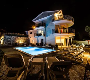 Luksuzna vila sa bazenom blizu mora, Opatija - Lovran - cover