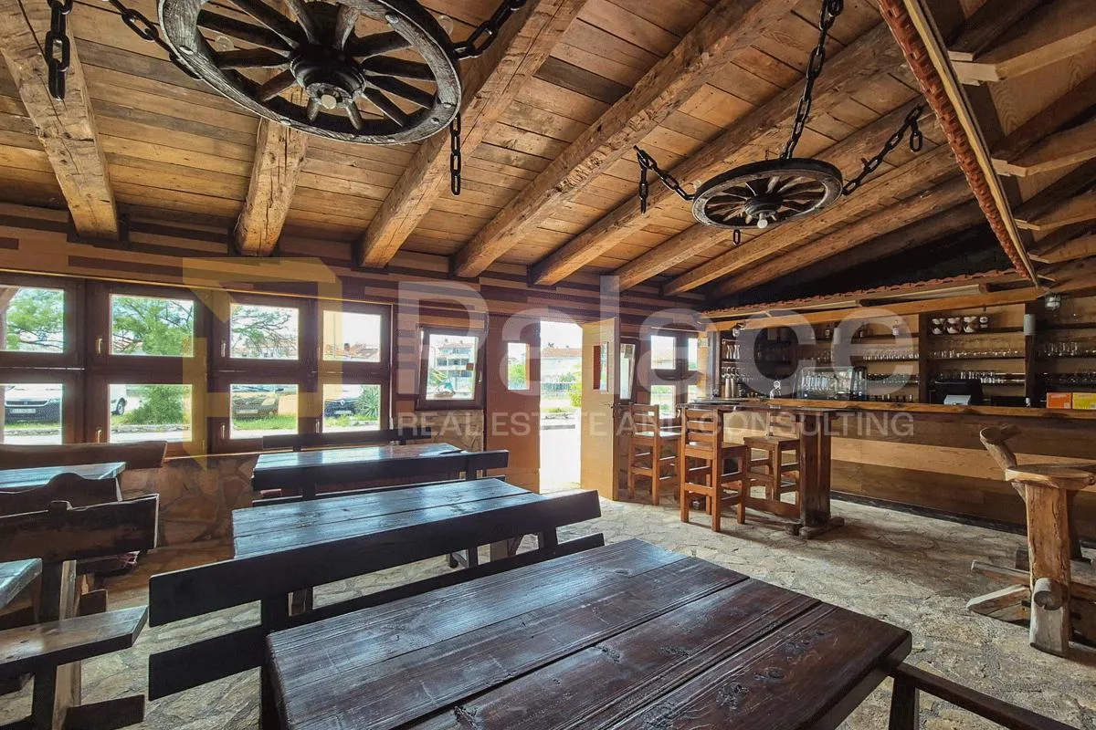 Kuća s restoranom i dva stana – prvi red do mora, Zablaće - cover