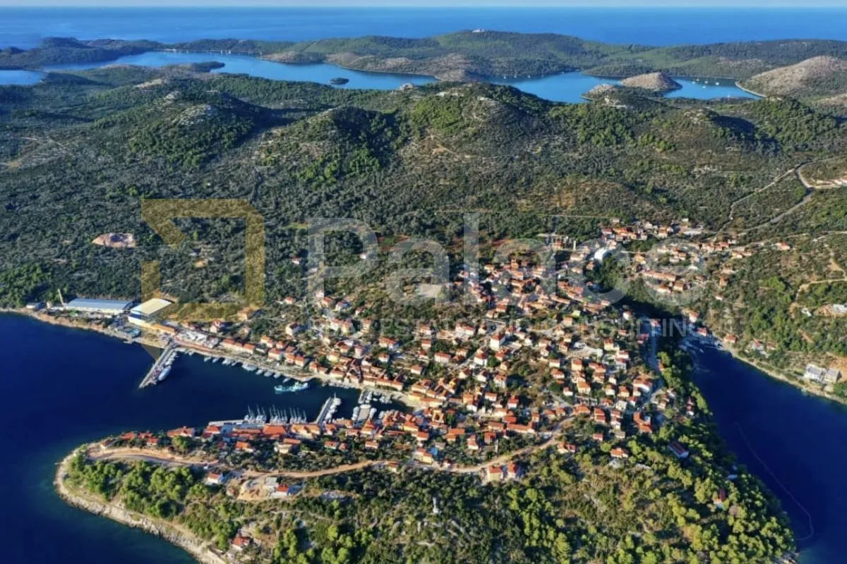 Sali : Građevinsko zemljište 80 m od mora i centra 1231 m2 - cover