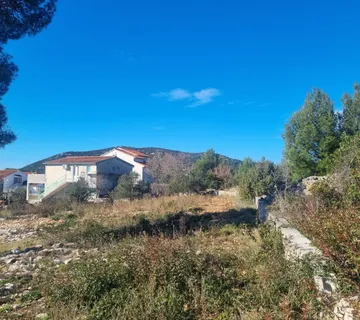 Građevinsko zemljište u Tribunju, odlična lokacija, 905 m2 - cover