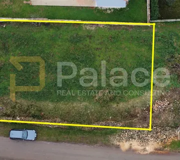 Zemljište u mirnom istarskom naselju – 660 m², asfaltni prilaz - Čabrunići, Svetvinčenat