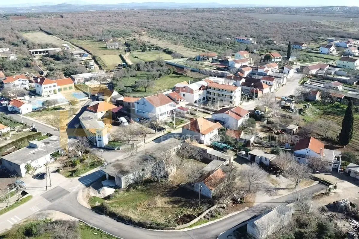 PRILIKA !! Građevinsko zemljište 1023 M2 - cover