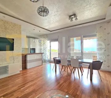 Trosoban stan s otvorenim pogledom na more, 120m2, Žnjan - cover