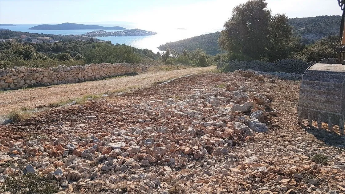 Građevinsko zemljište s  pogledom na more Rogoznica - Kanica 2456 m2 - cover