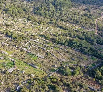 Izuzetno zemljište s uvjetima gradnje, 10,560 m², Hvar, Gdinj - cover