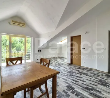 Garsonijera u potkrovlju, 36 m2, Zablaće - Zablaće, Šibenik