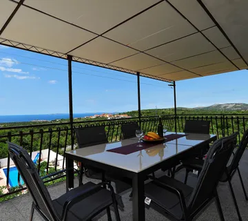 Apartmanska kuća s bazenom, Primošten, 295 m2
