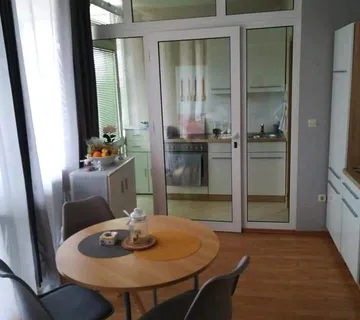 Stan u poslovnom prostoru, 42m2, Zadar - cover